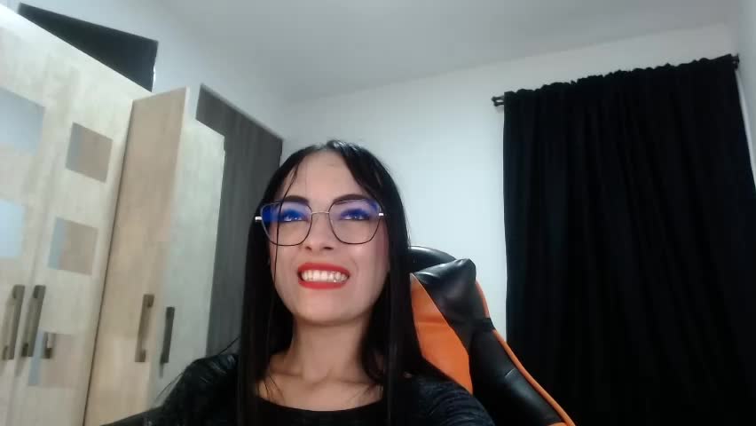 isabella_piercee Adult Chat May 5, 2026