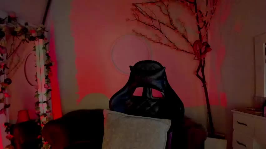 lindsay_khaleesi Adult Chat May 5, 2026