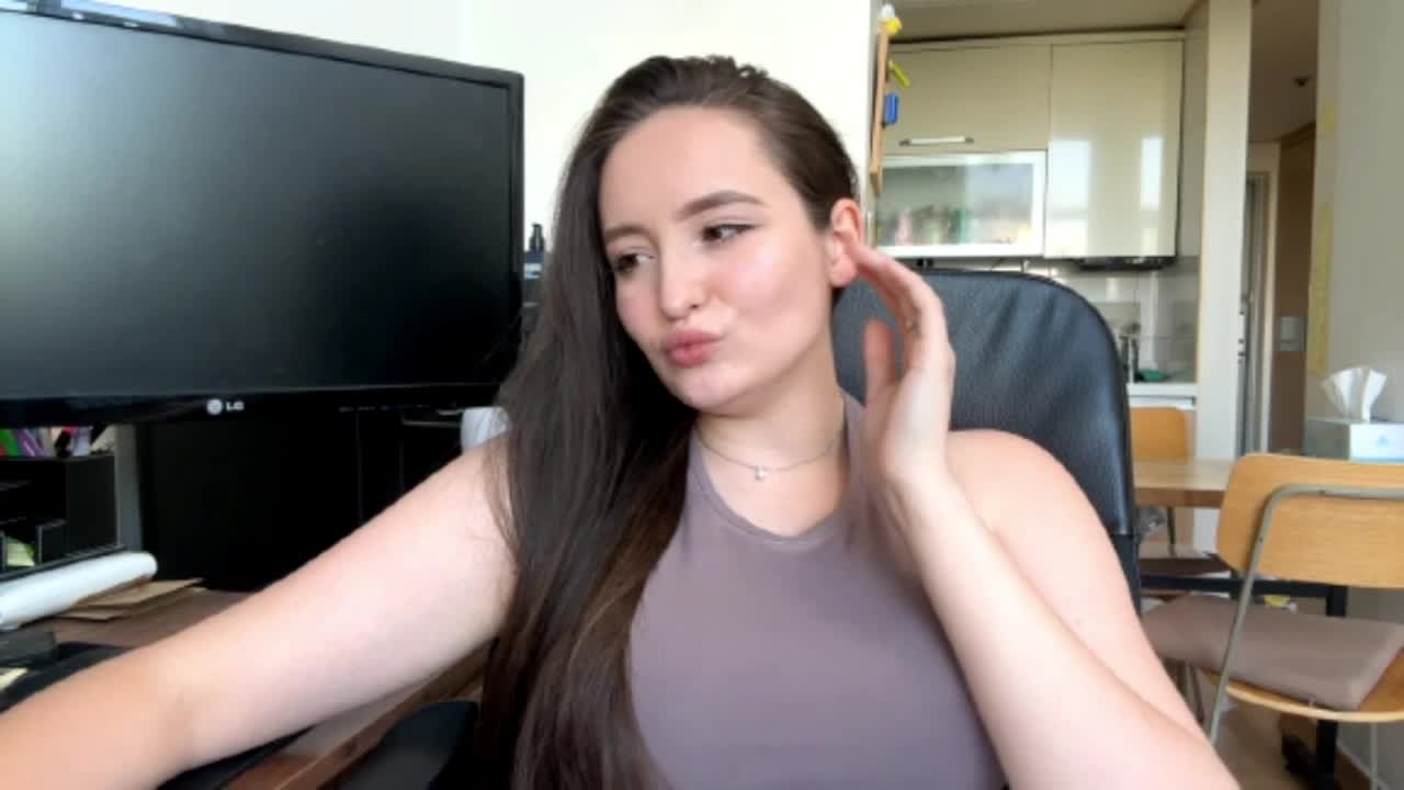EmillyCarte Adult Chat May 5, 2026