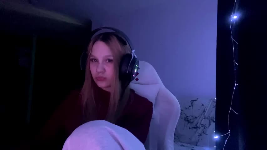 kayceefroehner Adult Chat May 6, 2026