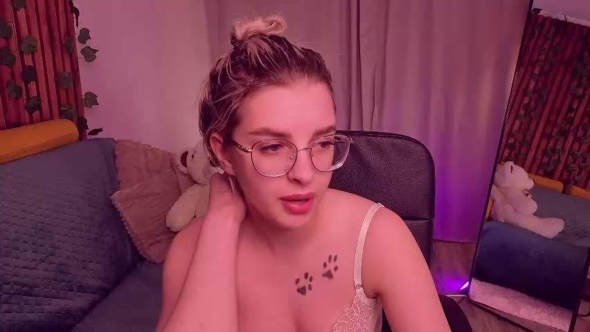 tiffanypeach Adult Chat May 6, 2026