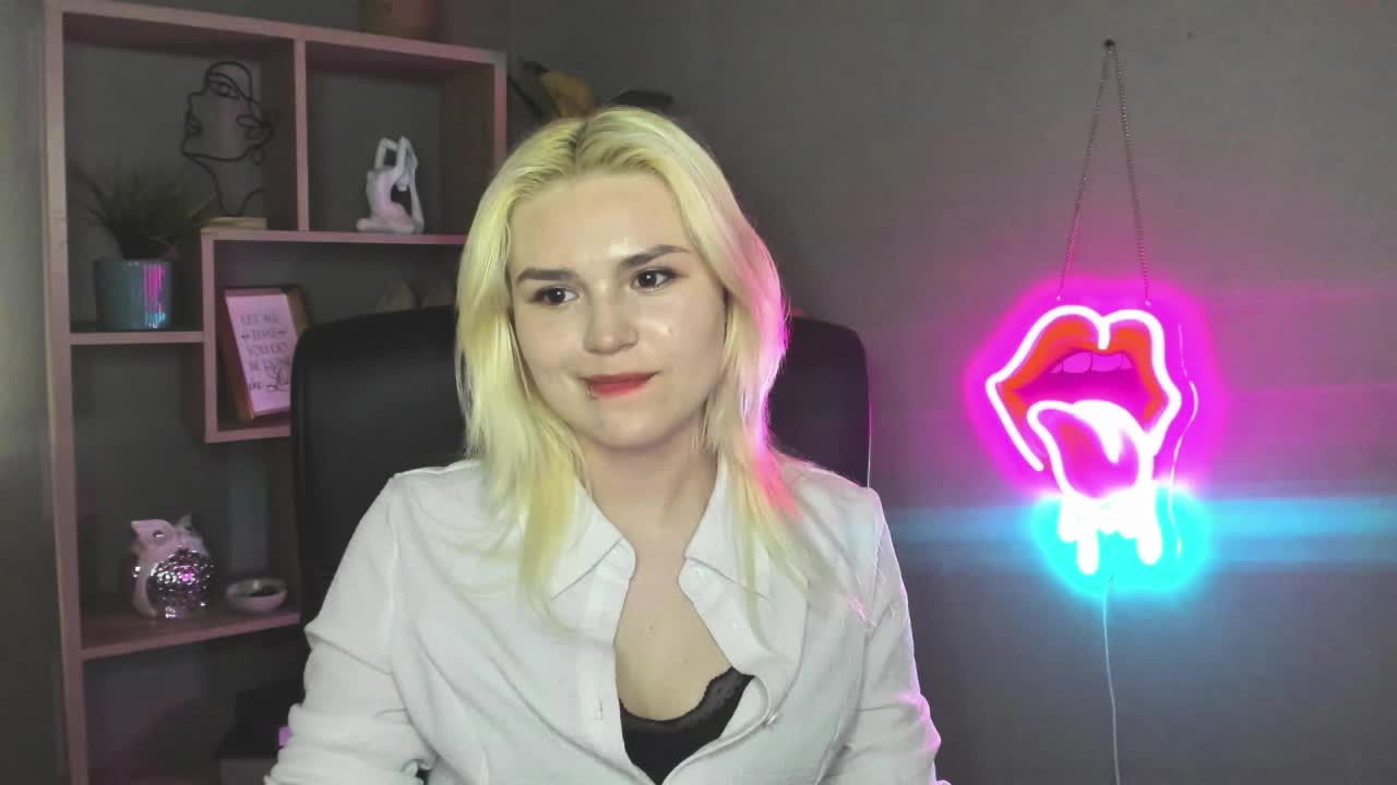 SweetLilyxo Adult Chat May 6, 2026