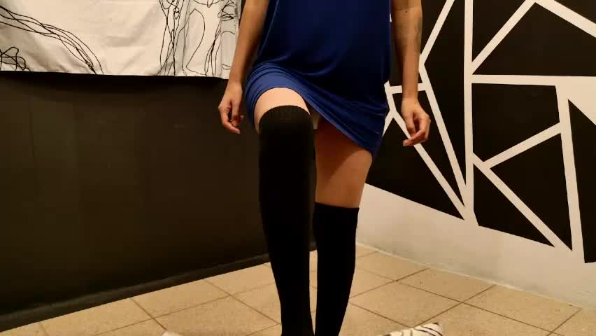 silky_minx Adult Chat May 6, 2026
