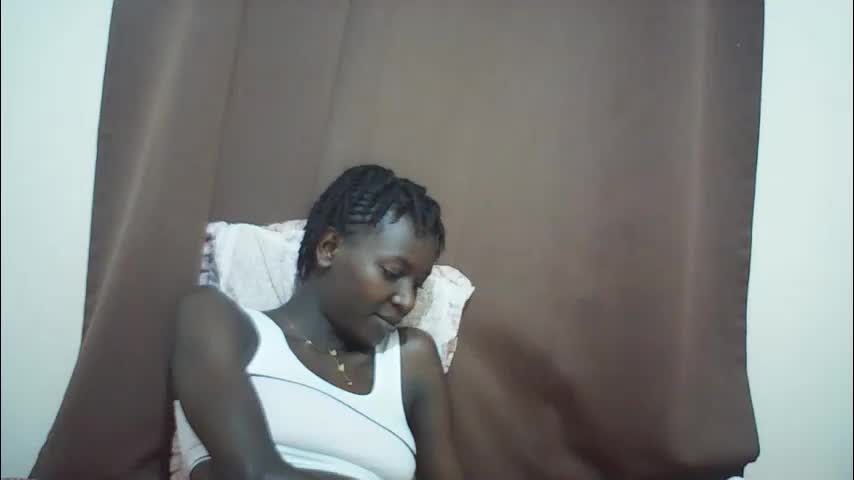 queen_0012 Adult Chat May 6, 2026