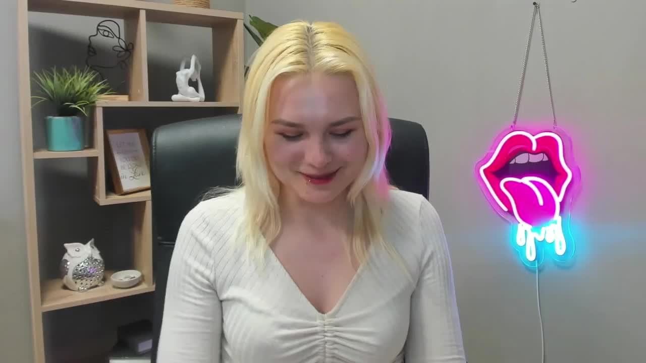 SweetLilyxo Adult Chat May 6, 2026