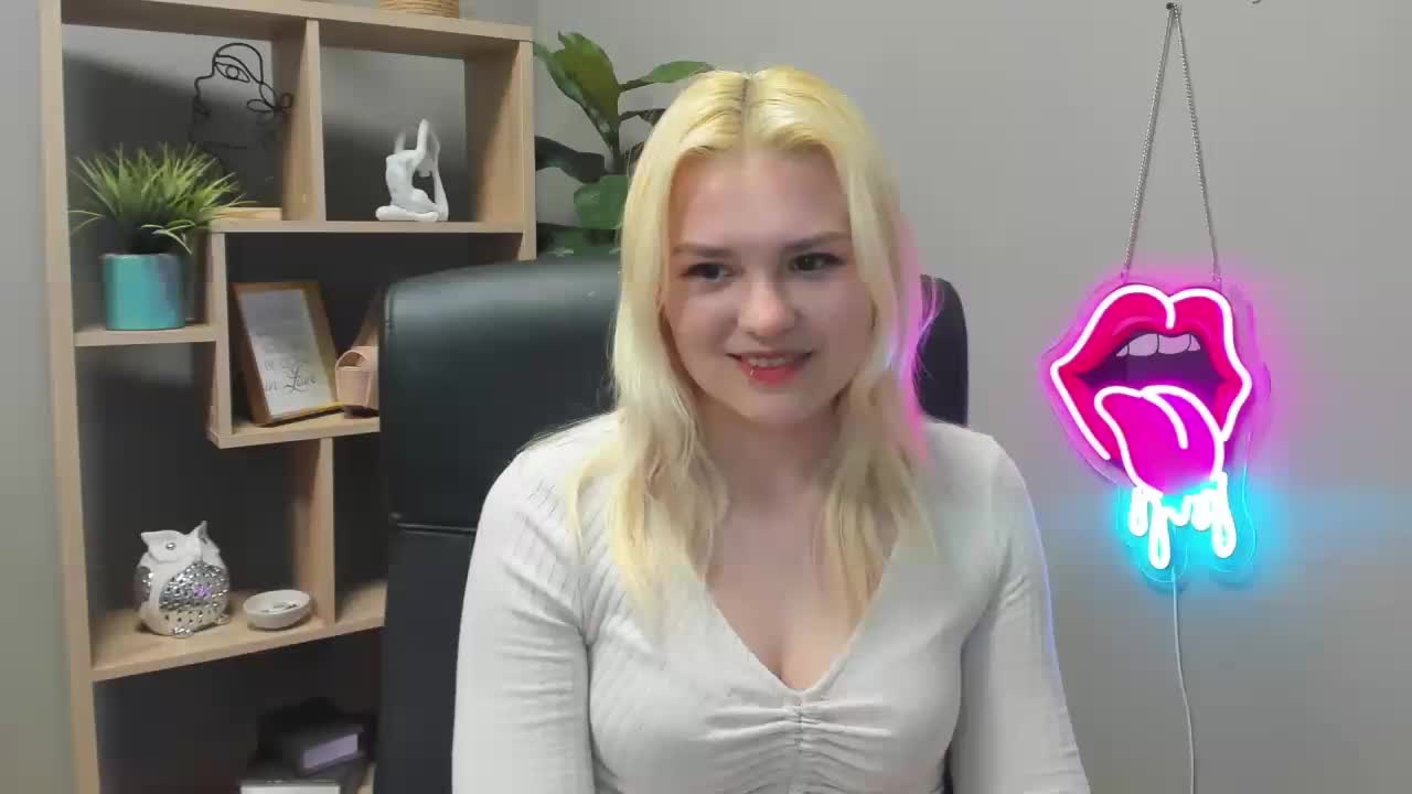 SweetLilyxo Adult Chat May 6, 2026