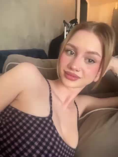 RealLinaaa Adult Chat May 6, 2026
