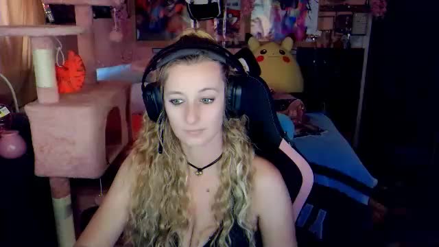 yoursecretgirlfriend963 Adult Chat May 7, 2026
