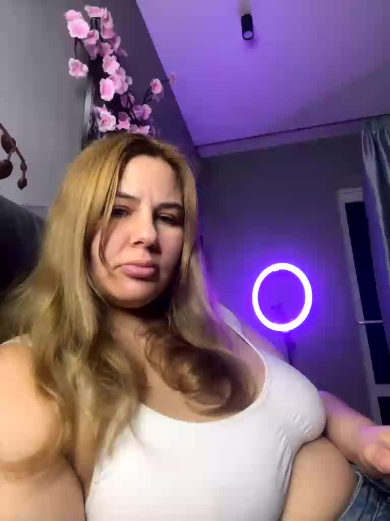 AvaQueen Adult Chat May 7, 2026