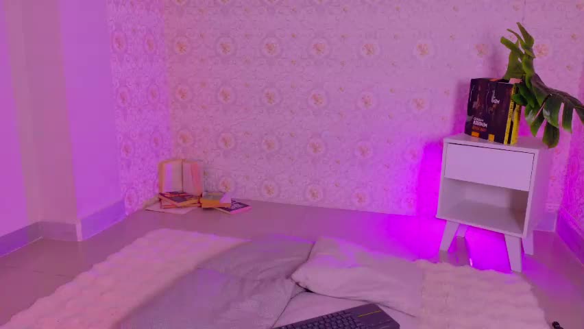 diamond_pierce Adult Chat May 7, 2026