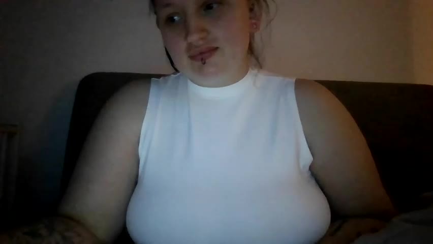ashliv69 Adult Chat May 7, 2026