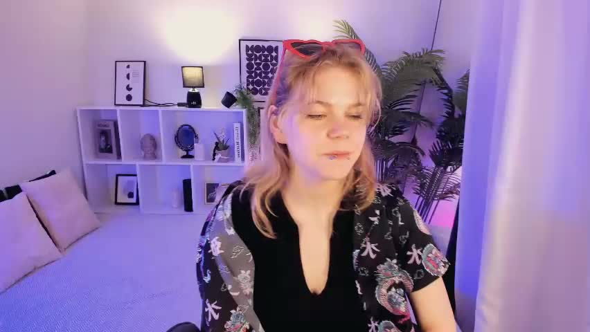 elizabethvane Adult Chat May 7, 2026