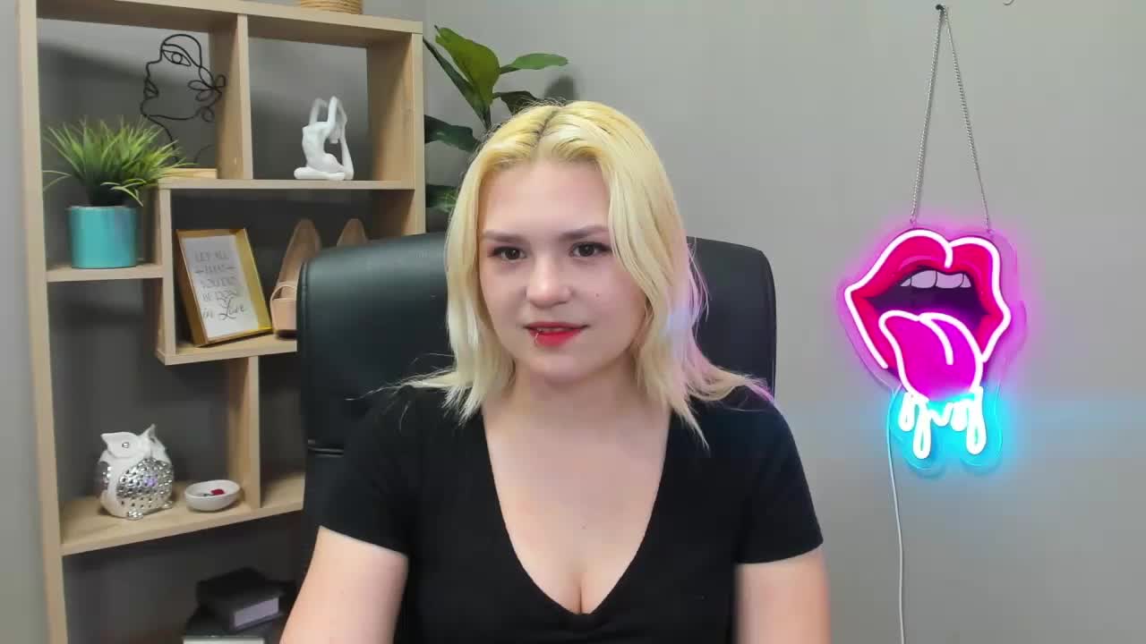 SweetLilyxo Adult Chat May 7, 2026