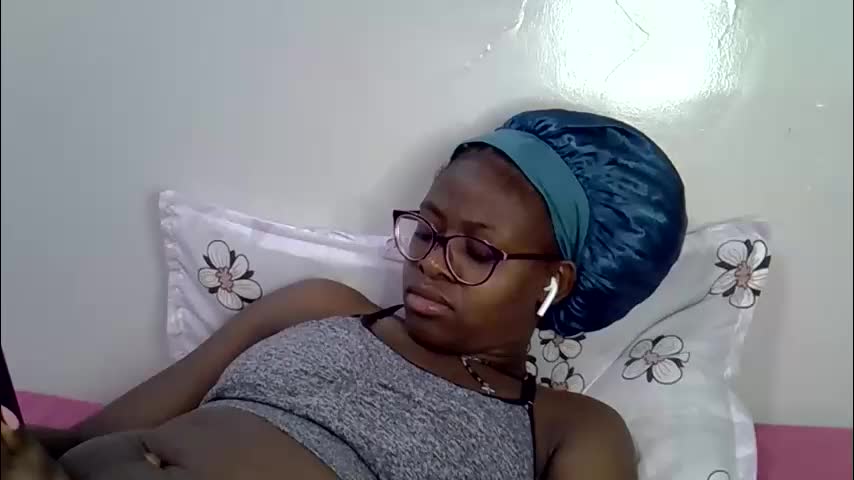 sweet_zarah Adult Chat May 8, 2026