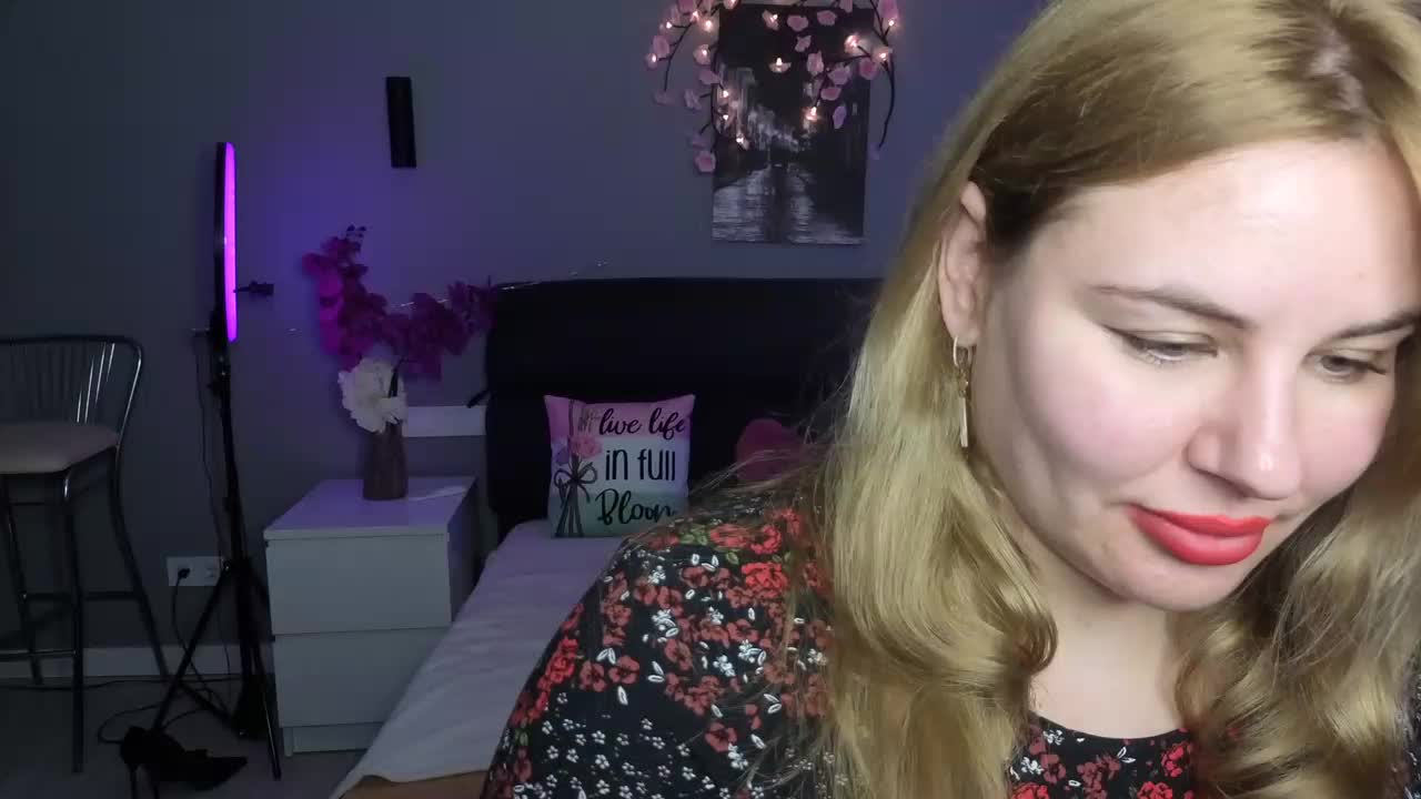 AvaQueen Adult Chat May 8, 2026