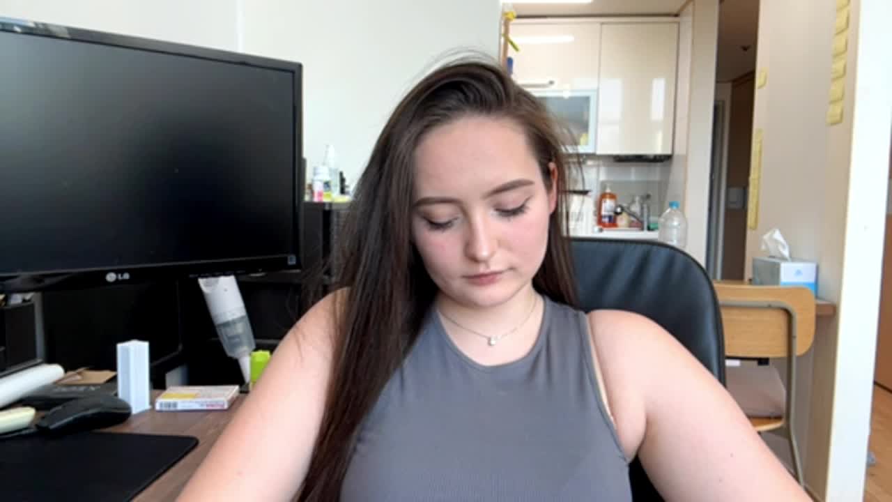 EmillyCarte Adult Chat May 8, 2026