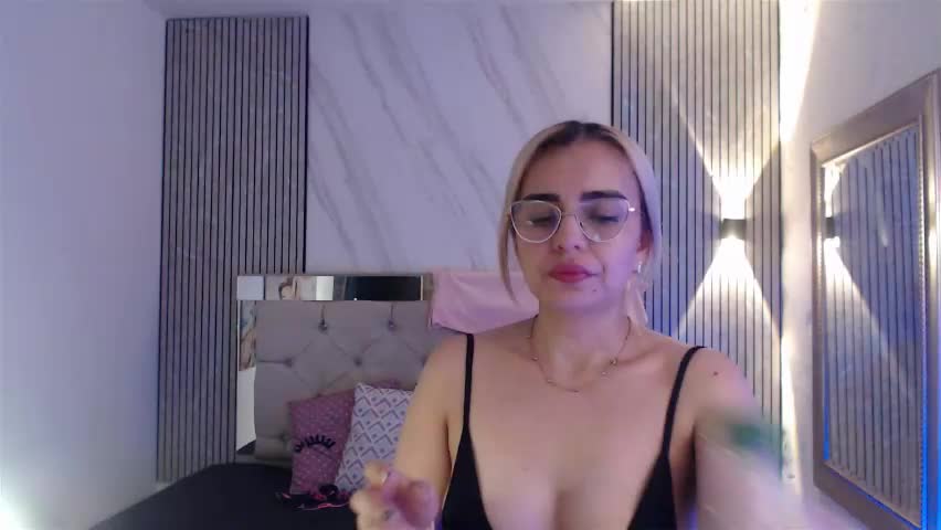 julieta__fox_ Adult Chat May 8, 2026