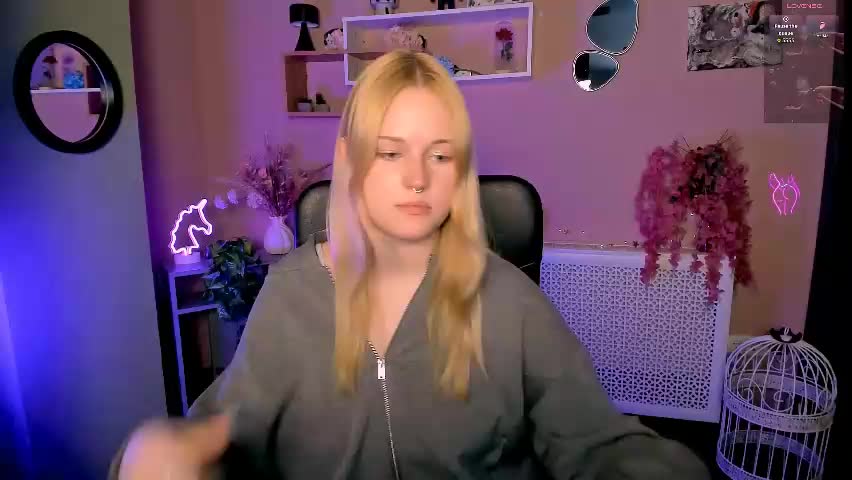 trixy_melison Adult Chat May 8, 2026