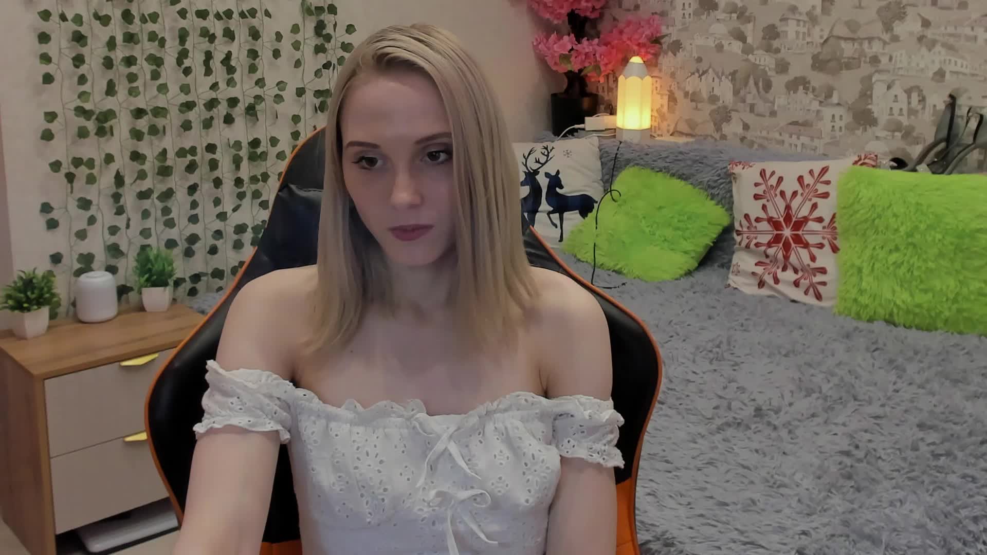 GinaGinaLove Adult Chat May 8, 2026