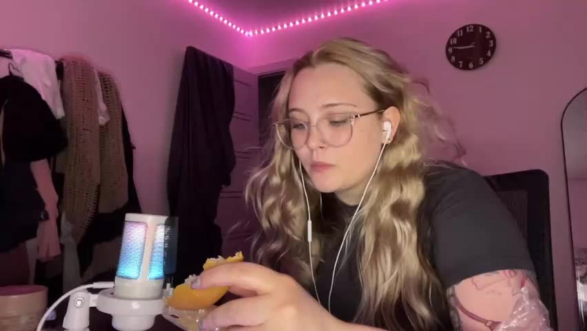 eloisedenkins Adult Chat May 8, 2026
