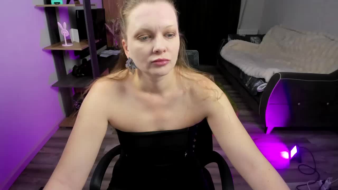 StrippingLady Adult Chat May 9, 2026