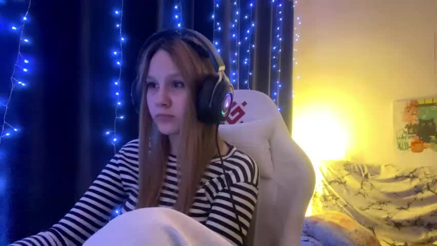 kayceefroehner Adult Chat May 10, 2026