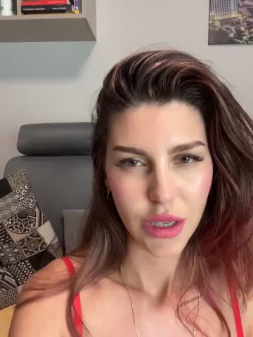 nicole_98 Adult Chat May 10, 2026