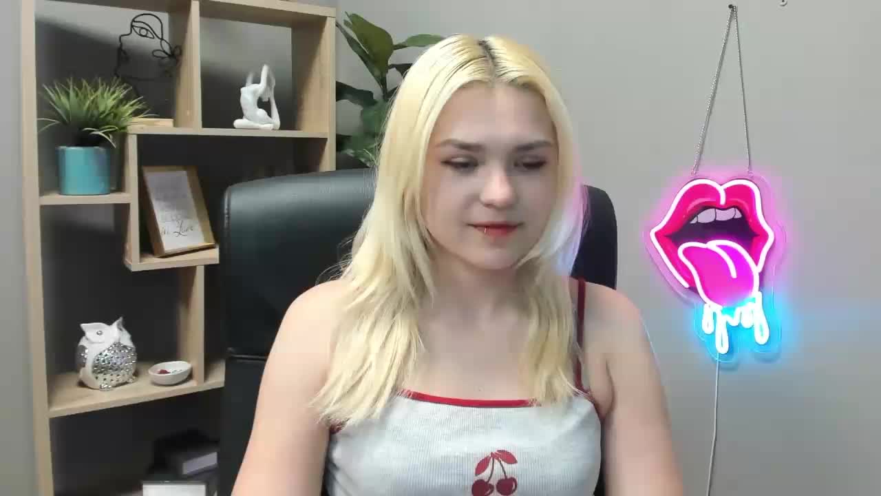 SweetLilyxo Adult Chat May 11, 2026