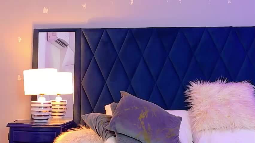 violet_saunders Adult Chat May 11, 2026