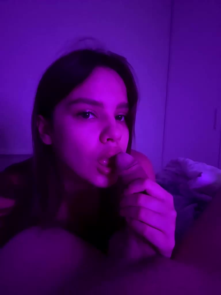 KissKissss Adult Chat May 11, 2026