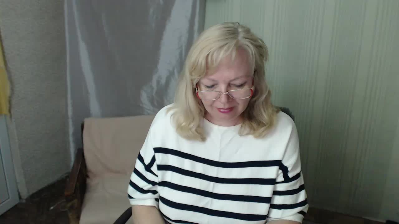 EvelynLoveShy Adult Chat May 12, 2026