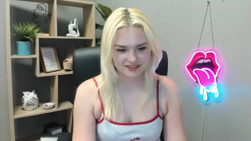 lilysweetxo Adult Chat May 12, 2026