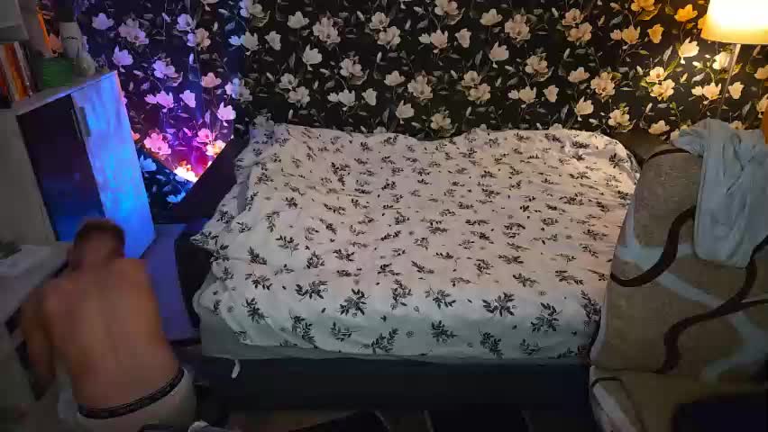blond_boy69 Adult Chat May 12, 2026