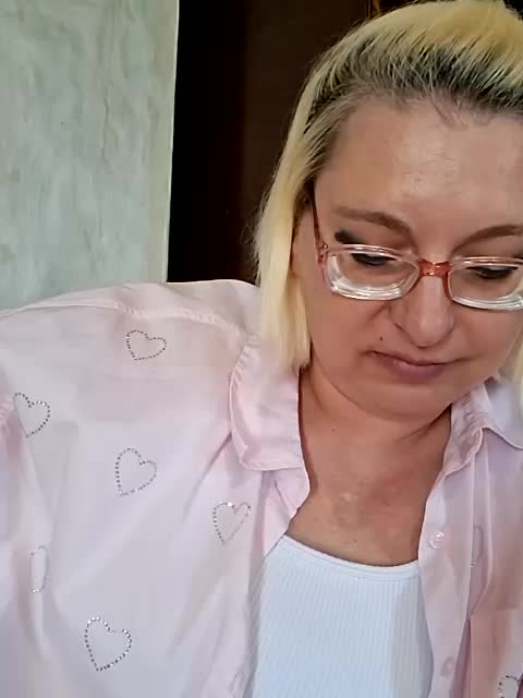 Vika211 Adult Chat May 12, 2026