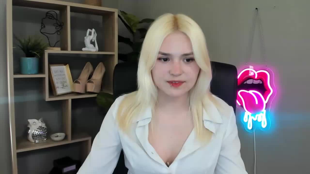 SweetLilyxo Adult Chat May 12, 2026