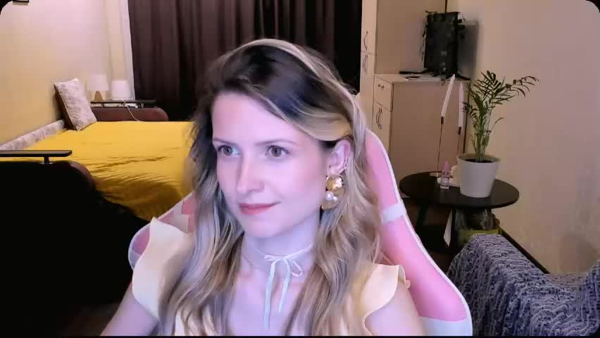 julie_flores Adult Chat May 12, 2026