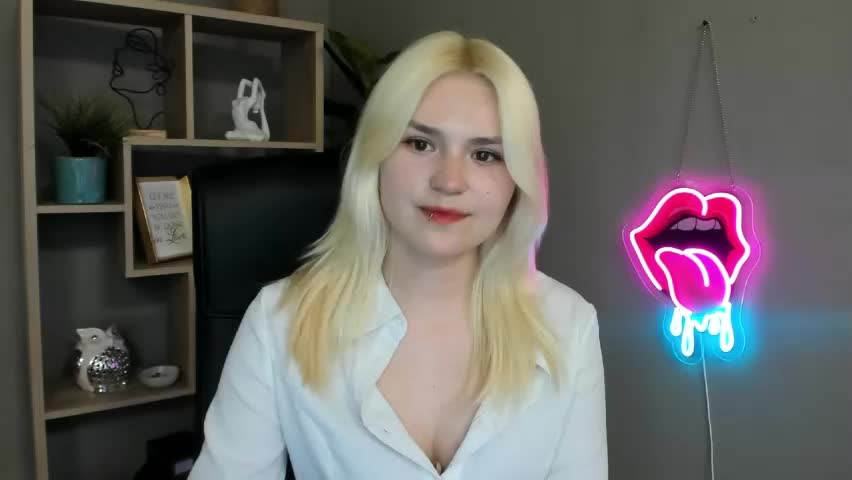lilysweetxo Adult Chat May 12, 2026