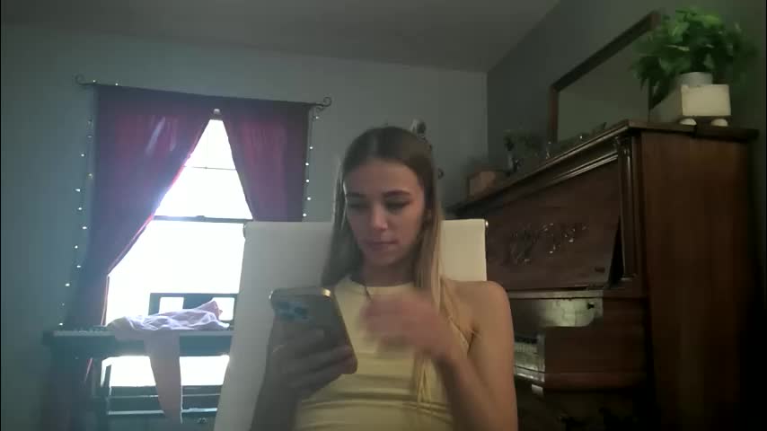 chloe_damian Adult Chat May 13, 2026