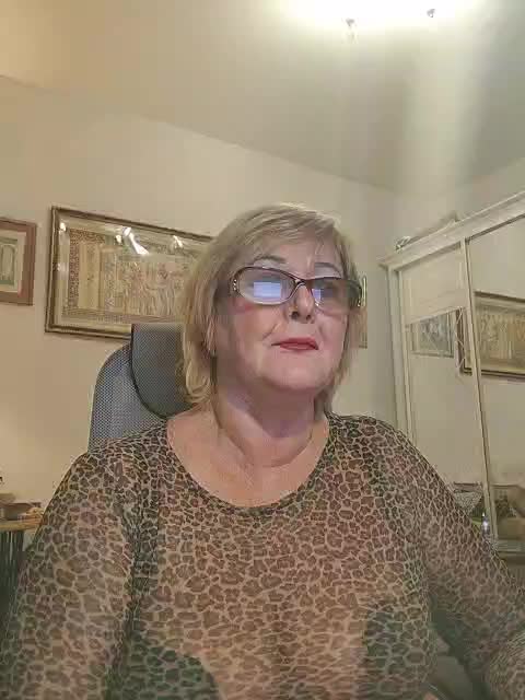 KarinkaSweet Adult Chat May 13, 2026