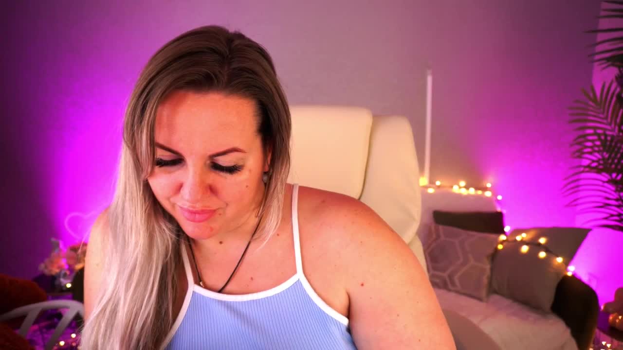 KiraCandyS Adult Chat May 13, 2026