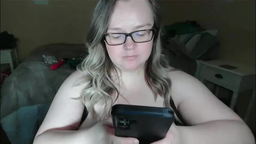 queenb9876 Adult Chat May 13, 2026