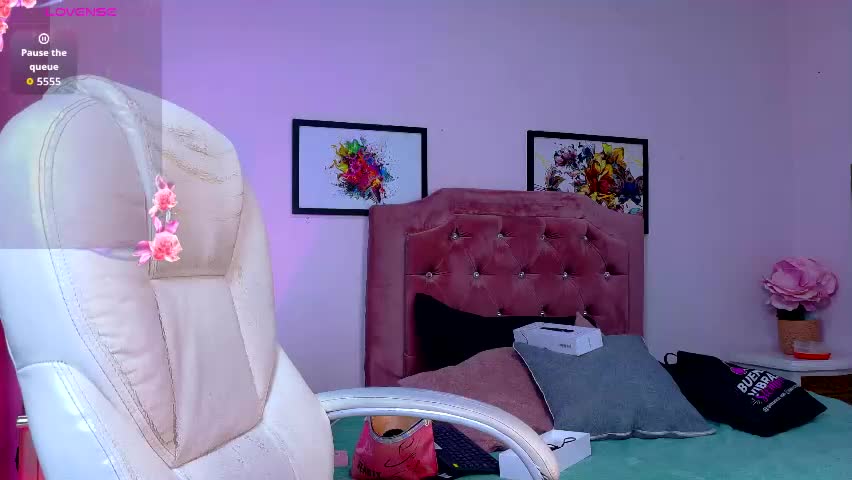 selenee23 Adult Chat May 13, 2026