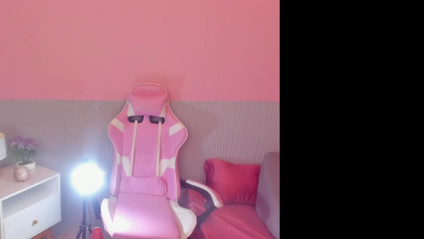 laraebony_ Adult Chat May 13, 2026