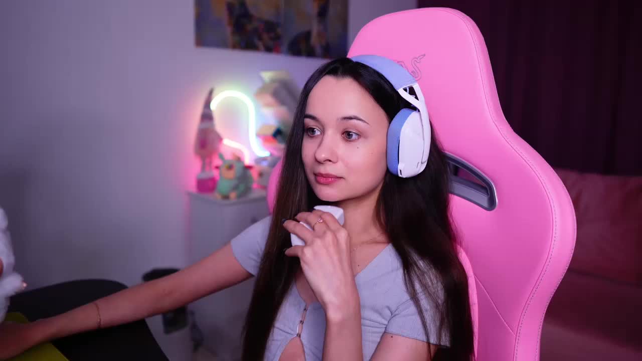 JuicyAngel Adult Chat May 13, 2026