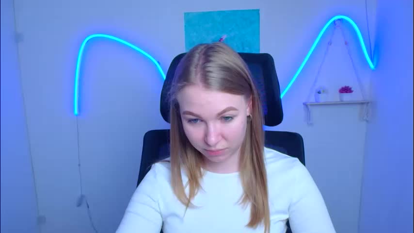 emilia_ilia Adult Chat May 13, 2026