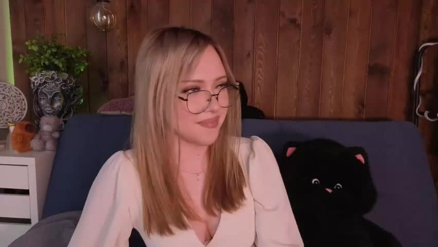 melliegiacalone Adult Chat May 13, 2026