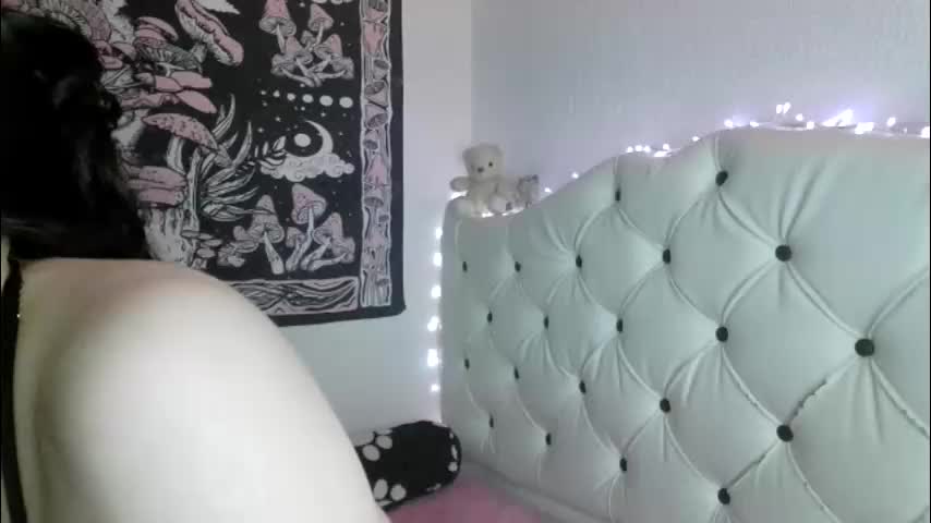 lia_whitexx Adult Chat May 13, 2026
