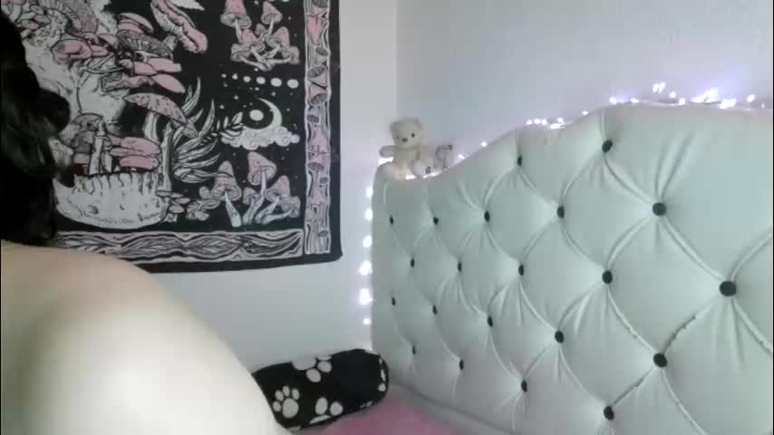 lia_whitexx Adult Chat May 13, 2026