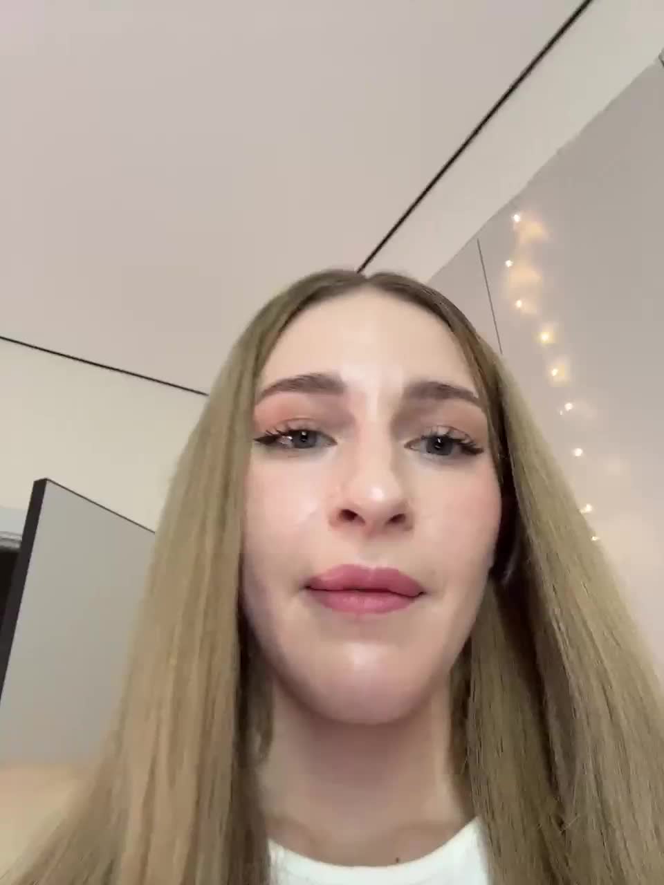 VictoriaBix Adult Chat May 13, 2026