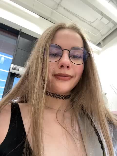 VikkiExtraCheese Adult Chat May 14, 2026